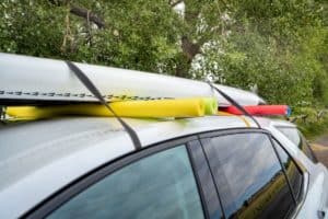 How to strap paddle board to roof rack
